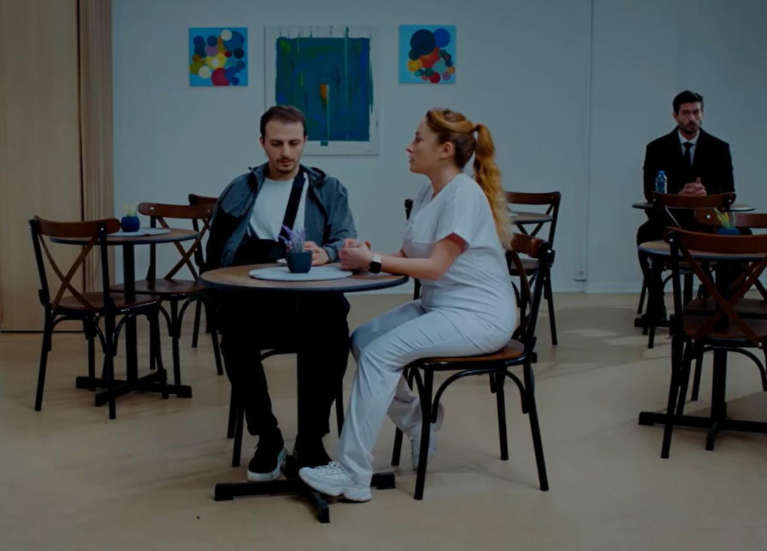 Dziedzictwo, odcinek 1022: Sinan zleci śledztwo w sprawie Kivanca. Chce wiedzieć, co go łączy z pielęgniarką