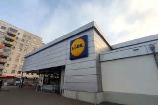Czy 25 stycznia otwarte są Lidl i Biedronka?