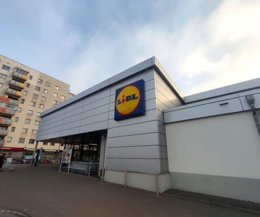 Czy 25 stycznia otwarte są Lidl i Biedronka?
