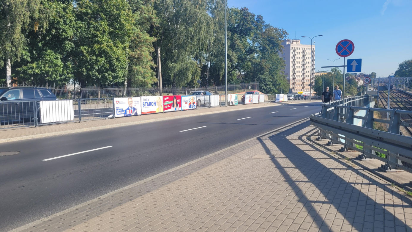 Na autobusach, słupach, budynkach. Bannery wyborcze "zalały" Olsztyn [ZDJĘCIA]