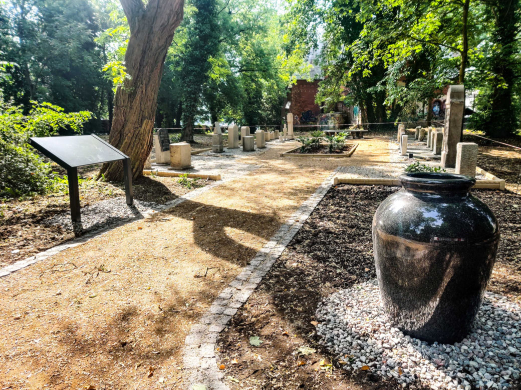 Lapidarium w parku Chopina