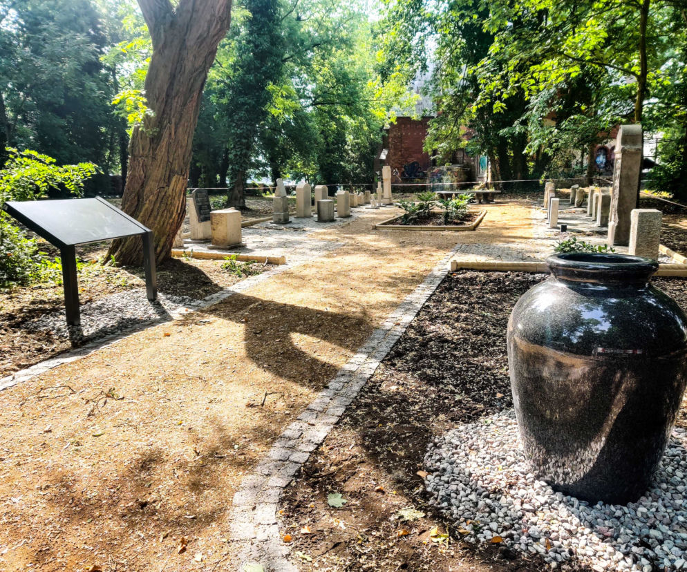 Lapidarium w parku Chopina