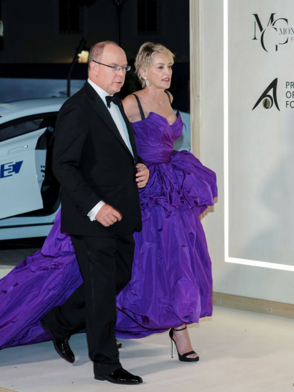 Sharon Stone pociesza księcia Monako?! 