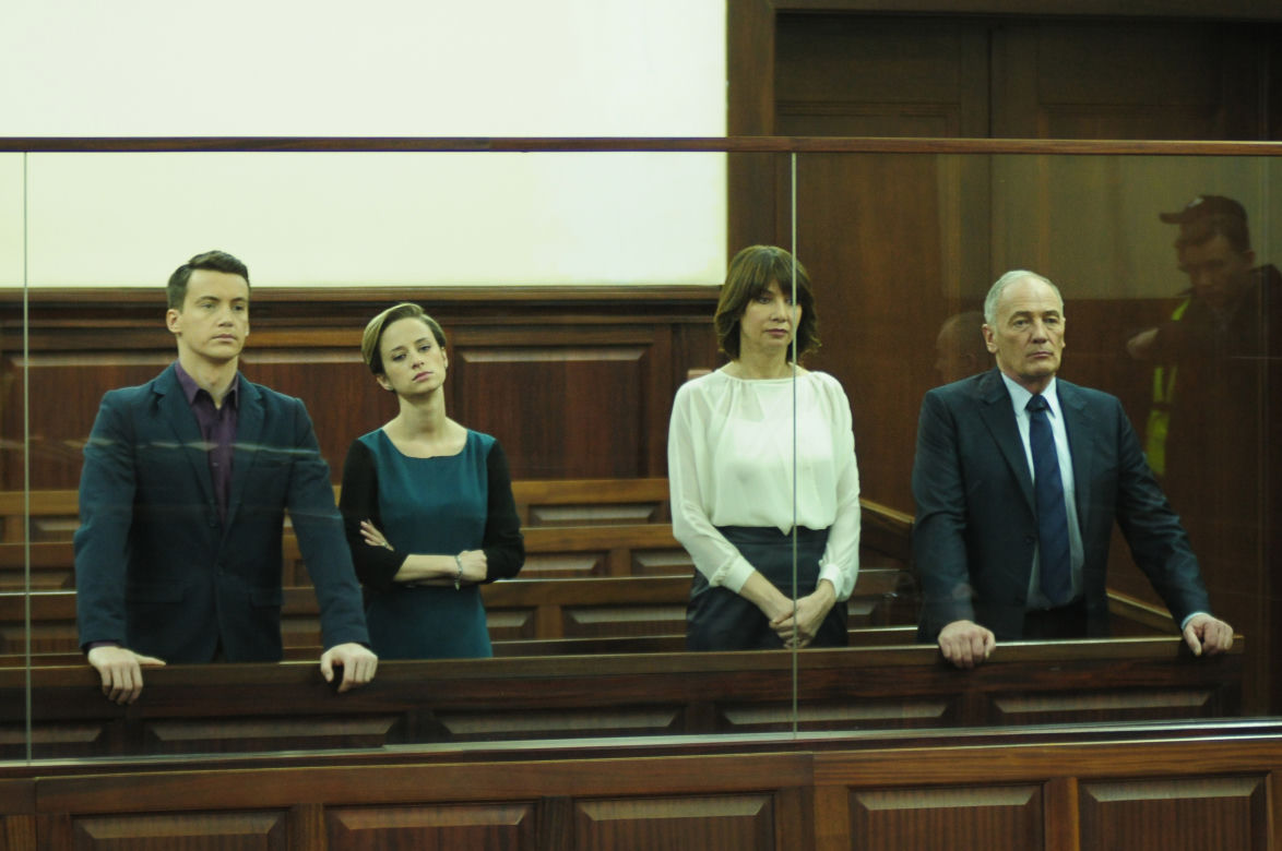 Pierwsza miłość. Sabina (Urszula Dębska), Natan (Krzysztof Kwiatkowski), Grażyna (Grażyna Wolszczak), Karol Weksler (Karol Strasburger)
