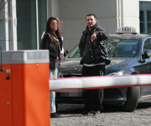 Michał Koterski z dziewczyną na spacerze