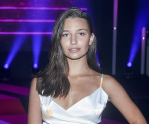 Julia Wieniawa ćwiczy taneczny krok
