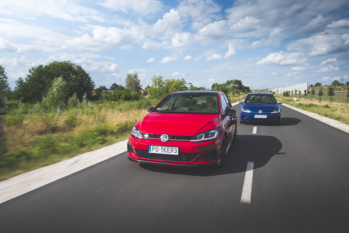 Volkswagen Golf GTI TCR 5D 2.0 TSI 290 KM DSG7 vs. Volkswagen Golf R 5D 2.0 TSI 300 KM DSG7 4Motion