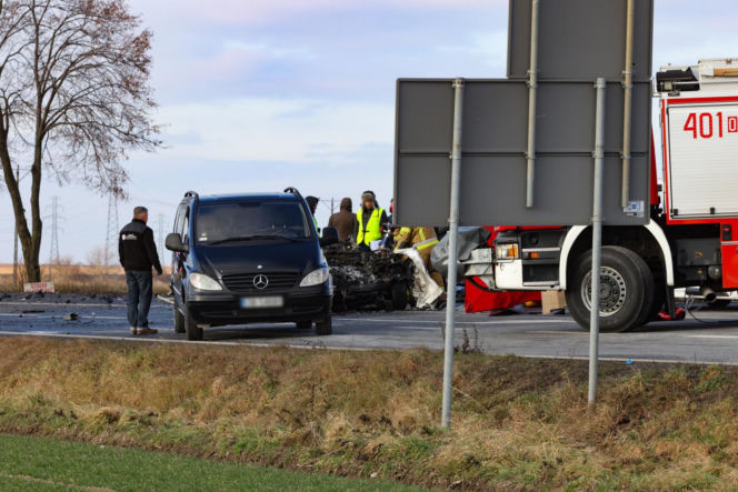 Zielęcice. Sześć osób zginęło w wypadku. Prokuratura wszczęła śledztwo [ZDJĘCIA]