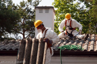 Dofinansowanie na usuwania eternitu z dachu