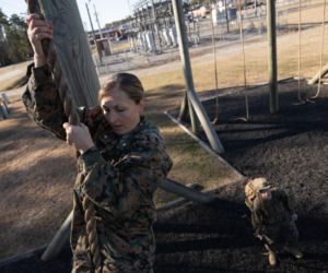 Kobiety w wojsku pod lupą Pentagonu. Czy dekada zmian zostanie cofnięta?