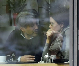 Kinga Rusin i Marek Kujawa całuja się 