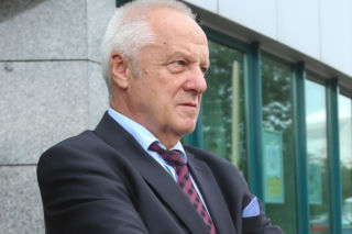 Stefan Niesiołowski o obniżeniu swojej pensji: Plugawe, obrzydliwe, bezczelne