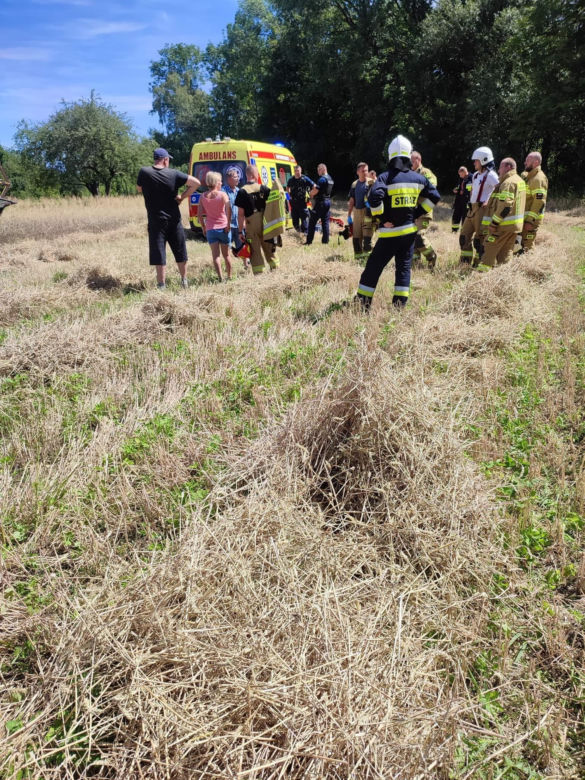 Rolnik wpadł pod koła kombajnu! Tragedia na polu