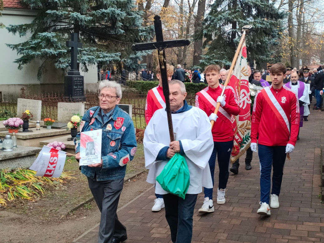 Pogrzeb Igora Sypniewskiego. Tłumy na ostatnim pożegnaniu byłego piłkarza