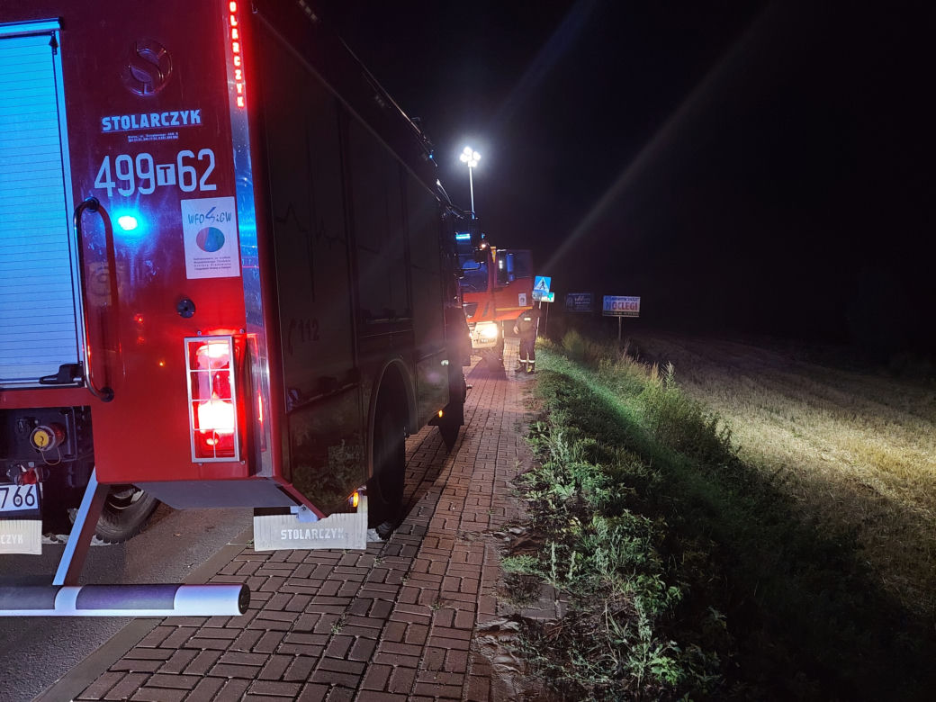 PILNE! Dachowanie w Pawłowie! Kierowca przeciął skrzyżowanie