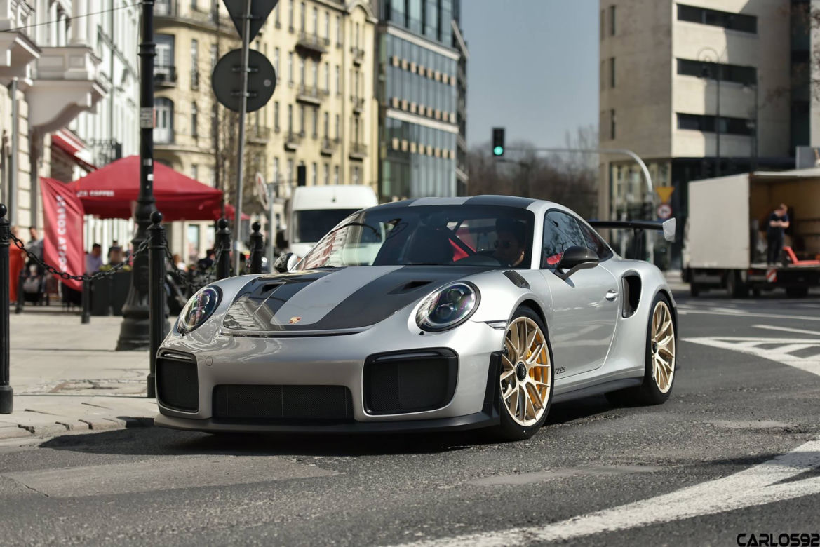 Kuba Wojewódzki jeździ Porsche 911 GT2 RS