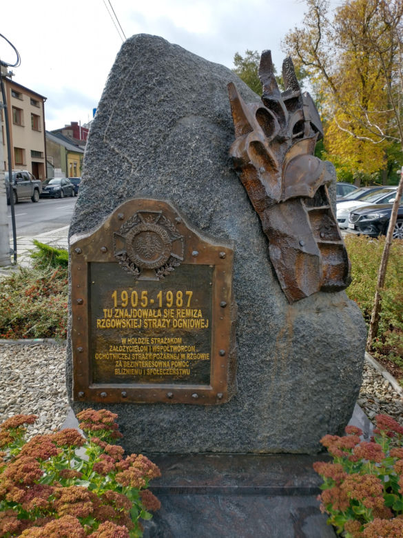 Leży na pograniczu dwóch historycznych krain. Jedno z najpiękniejszych miast w woj. łódzkim