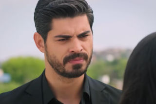 Panna młoda, odcinek 68: Cihan nie może zdobyć się na odwagę, by ujawnić Hancer całą prawdę dotyczącą Beyzy