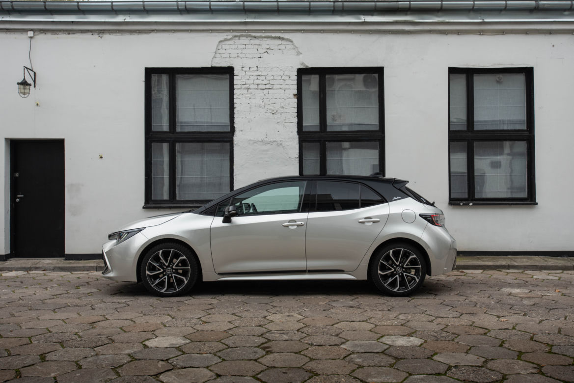 Toyota Corolla Hatchback 1.2 Turbo 116 KM 6 M/T 
