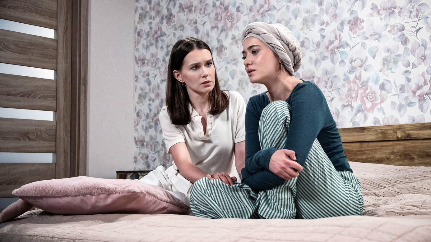 Pierwsza miłość odc. 4251. Eliza (Anna Maria Sieklucka), Angelika (Patrycja Franczak)