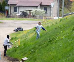 Ponad 2 tony śmieci wyzbierane z brzegów Narwi! Operacja Czysta Rzeka w Łomży za nami