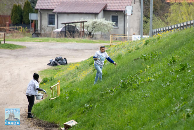 Ponad 2 tony śmieci wyzbierane z brzegów Narwi! Operacja Czysta Rzeka w Łomży za nami