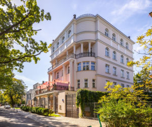 Biurowiec z lat 90. i początku XXI wieku. Warszawa, ulica Kielecka 23