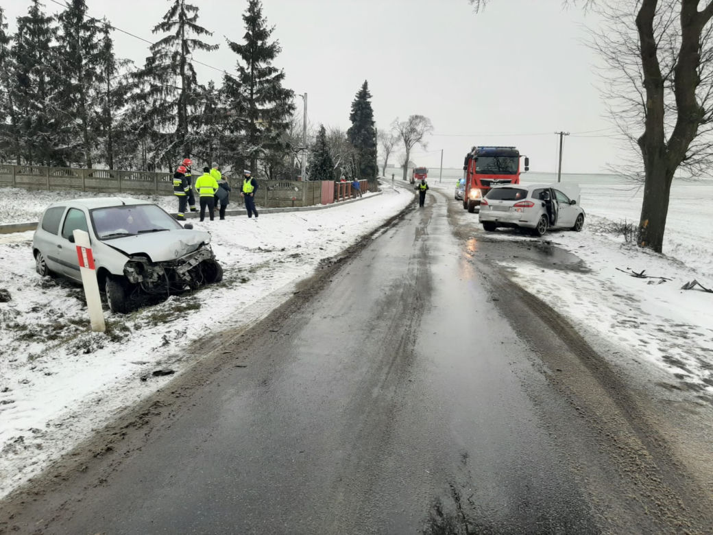 Chwile grozy w gminie Chełmża. Zobacz jak wyglądały samochody po zderzeniu!