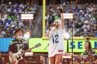 Gigantyczny skandal na otwarciu sezonu NFL! Telewizja wycięła występ Soundgarden i Taylor Momsen