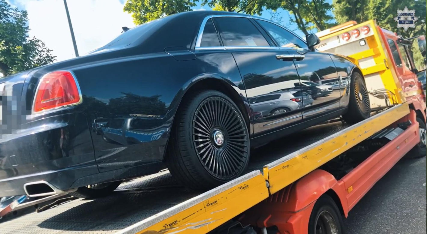 Potężna akcja przeciwko „Torcidzie”. Policja zatrzymała kolejnych podejrzanych, zabezpieczyła Rolls-Royce'a