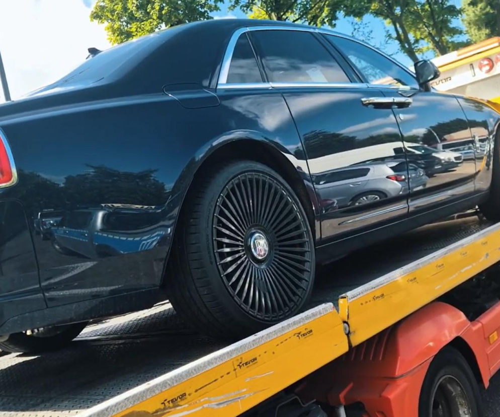 Kolejne ciosy w śląską „Torcidę”. Policja przejęła milion złotych i luksusowego Rolls-Royce'a