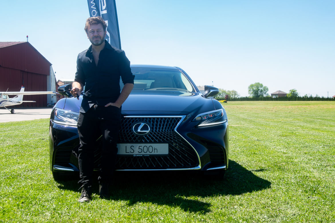 Andrzej Piaseczny jeździ Lexusem LS 500