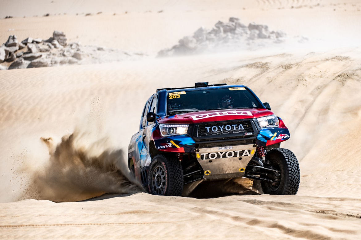 Kuba Przygoński i Toyota Hilux 