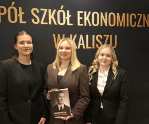 Kalisz. Uczennice z Ekonomika napisały książkę o kaliskim „sprawiedliwym”