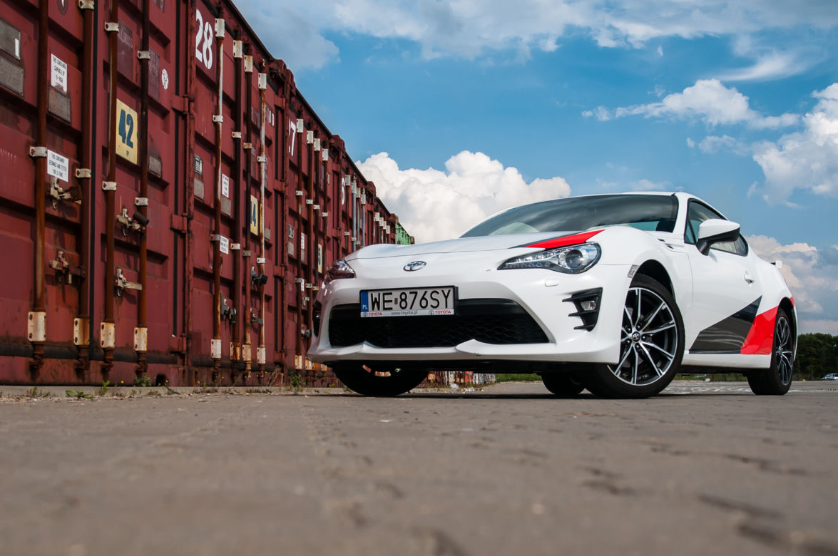 Toyota GT86 2.0 Boxer 200 KM 6MT 