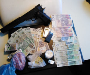 Dwaj bydgoszczanie zatrzymani za związek z narkotykami. Mundurowi zabezpieczyli blisko 5 kg MDMA! [ZDJĘCIA]