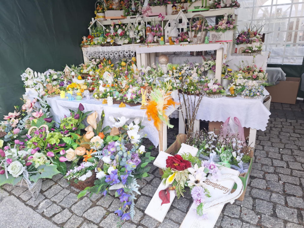 Tarnogórski Jarmark Wielkanocny 2025. Stoiska, atrakcje i świąteczna atmosfera na rynku