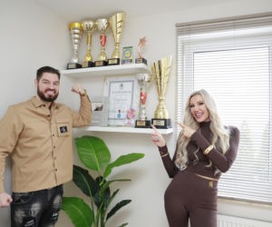 Lata temu wygrała Projekt Lady, teraz pokazała jak mieszka! Biel i złoto biją po oczach