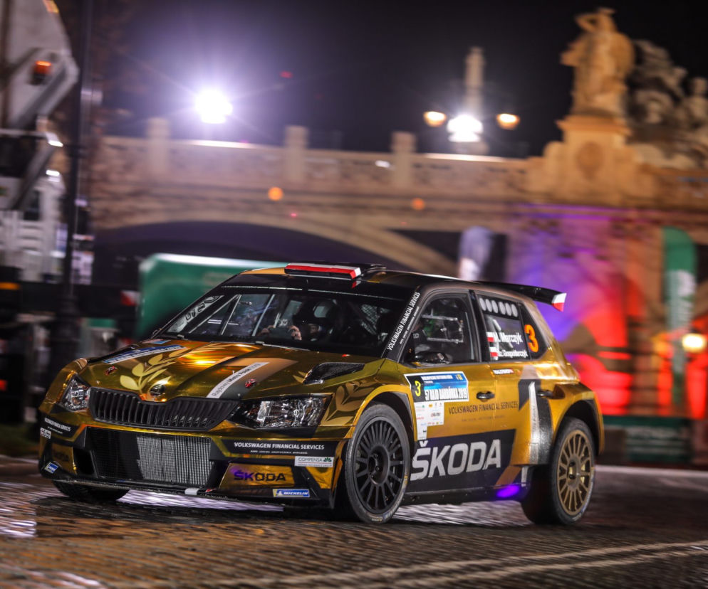 Złota Skoda Fabia R5 zespołu rajdowego Miko Marczyk Motorsport