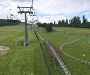 To jedno z najpiękniejszych miast w woj. łódzkim. W średniowieczu miało już swój kościół