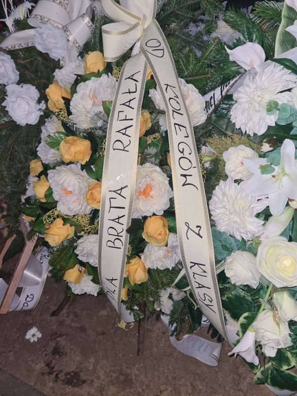 Grób Bartłomieja, który zginął, wracając ze świątecznej imprezy