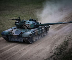 Pancerniacy z Braniewa na poligonie w Orzyszu. Siła ognia czołgów PT-91 Twardy