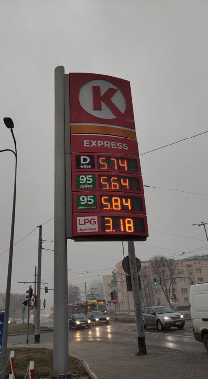 Benzyna w Toruniu poszła w dół! Kierowcy przecierali oczy ze zdumienia