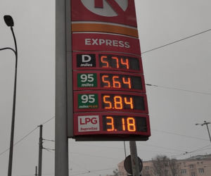 Benzyna w Toruniu poszła w dół! Kierowcy przecierali oczy ze zdumienia