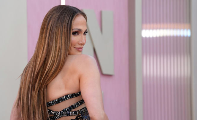 J. Lo w Polsce za trzy lata mogłaby być emerytką. Pokazała się w białym bikini