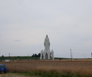Gigantyczna figura prawie gotowy! 55-metrowa Maryja już przyciąga tłumy. Robi wrażenie