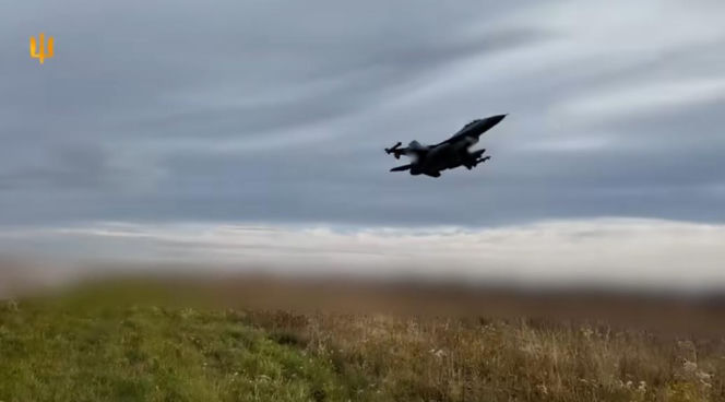 Ukraińskie F-16 na froncie. Taktyka z Zachodu nie wystarczyła, piloci stworzyli własną