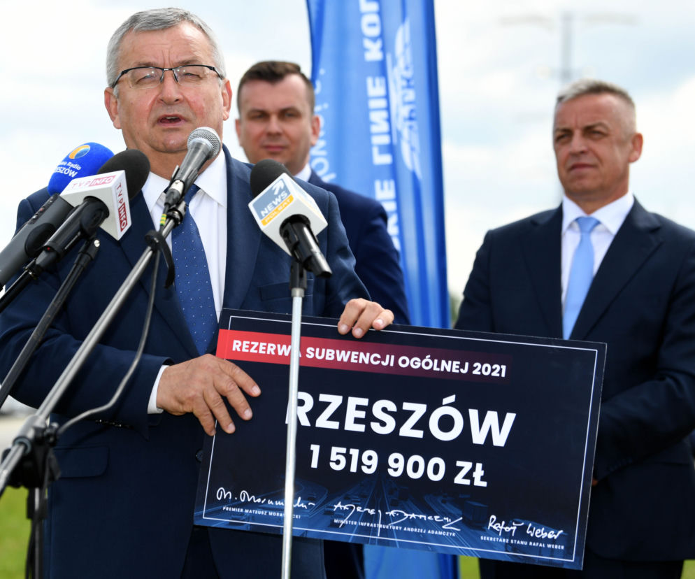 Podkarpackie: Będzie połączenie kolejowe Rzeszowa z lotniskiem w Jasionce