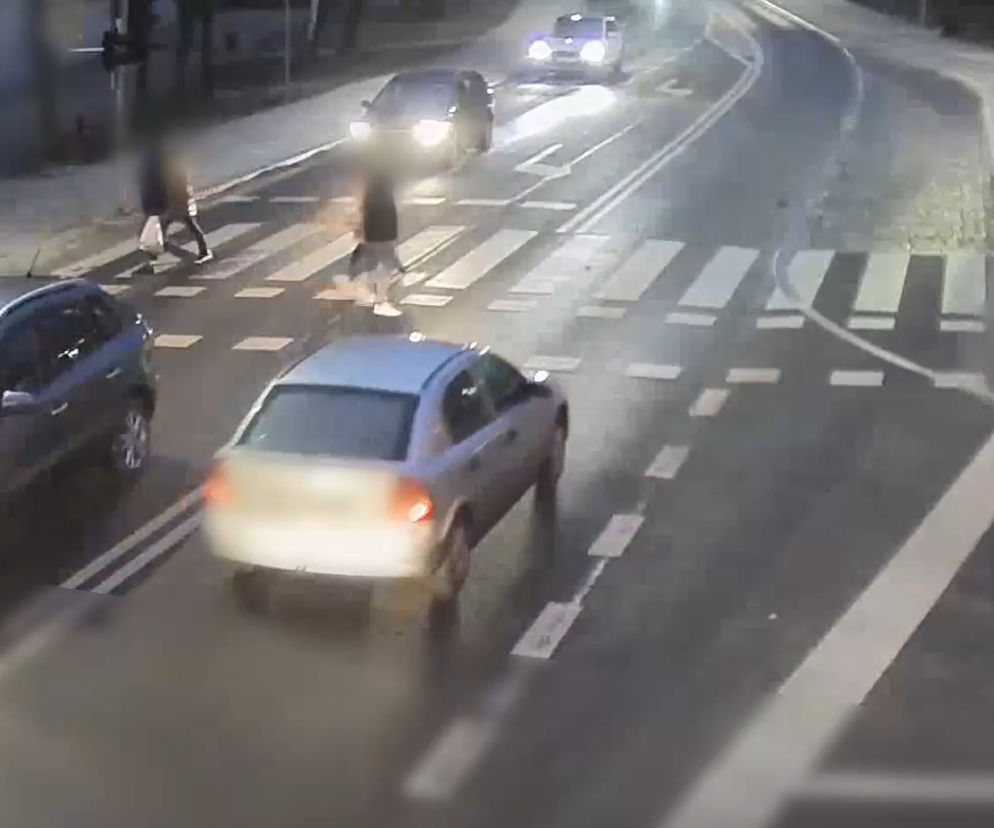Olsztyn. Wjechał w ludzi na przejściu dla pieszych. Młoda kobieta w szpitalu [WIDEO]