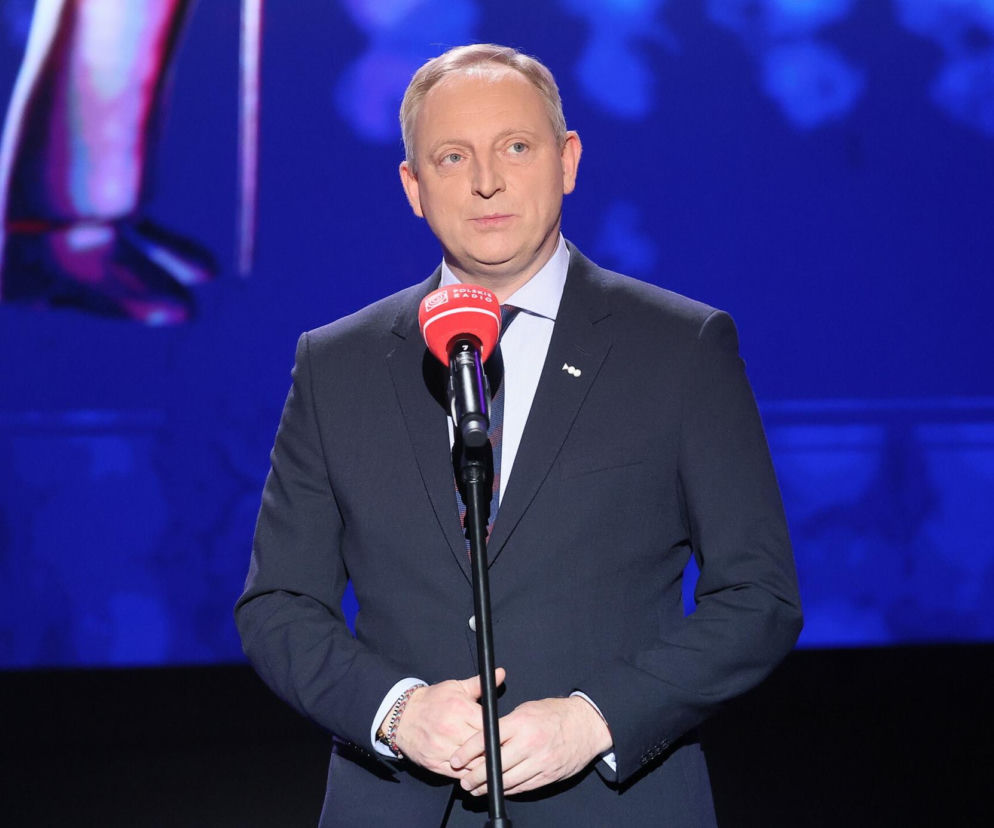 Juliusz Kaszyński, wiceprezes Polskiego Radia, przemawia do mikrofonu. O misji Agencji Muzycznej przeczytasz na SE.